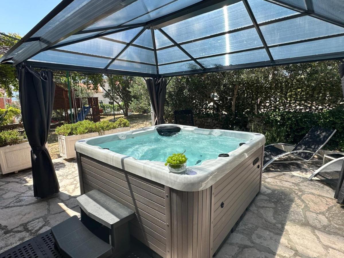 Vacation House Marin With Jacuzzi - Bol, Brac Ngoại thất bức ảnh