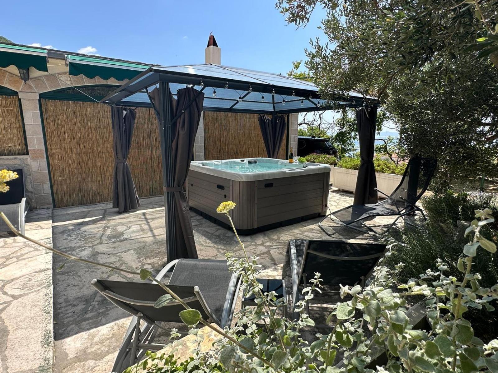Vacation House Marin With Jacuzzi - Bol, Brac Ngoại thất bức ảnh